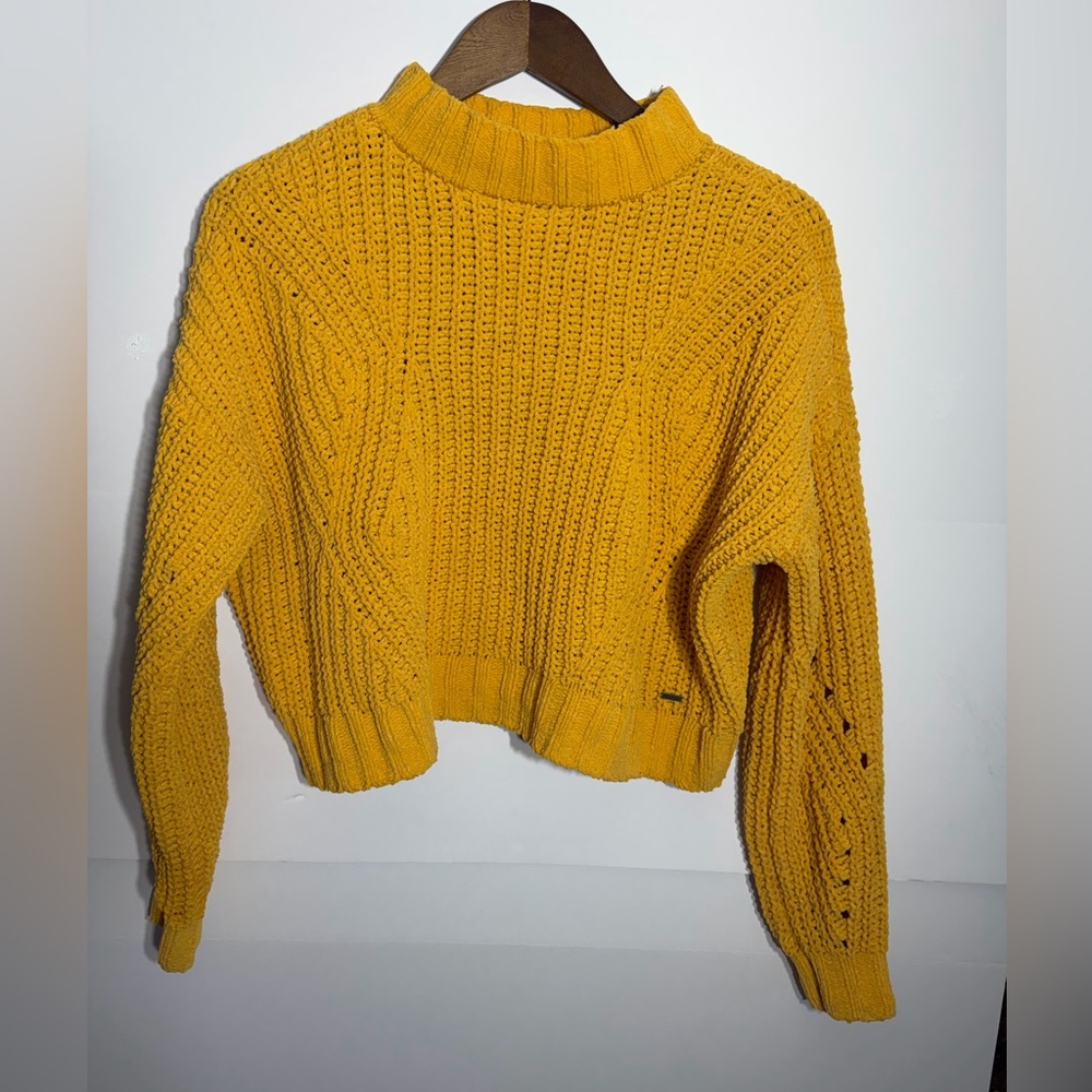 Hollister Mustard Yellow Mock Neck Chunky Knit Cropped Women’s Sweater